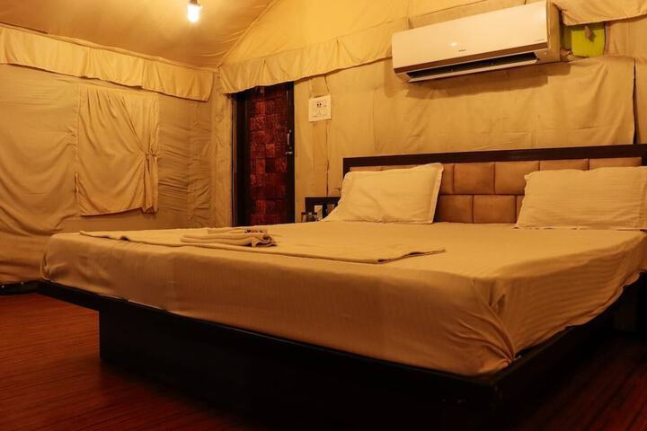 Room 93 of 125