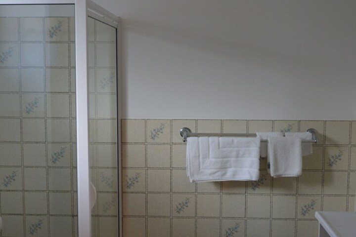 Room 38 of 62