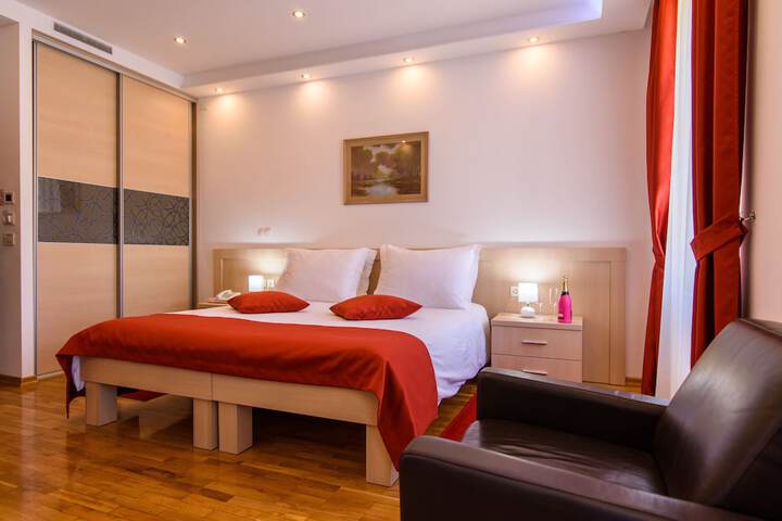 Room 20 of 132