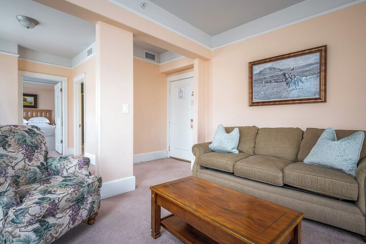 Room 21 of 36