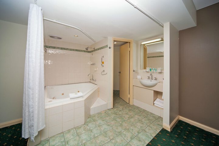 Room 15 of 50