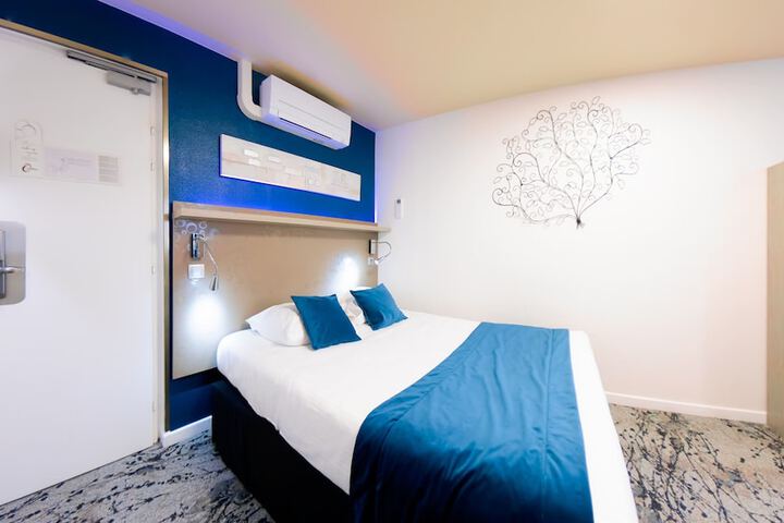 Room 27 of 84