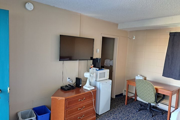 Room 35 of 47