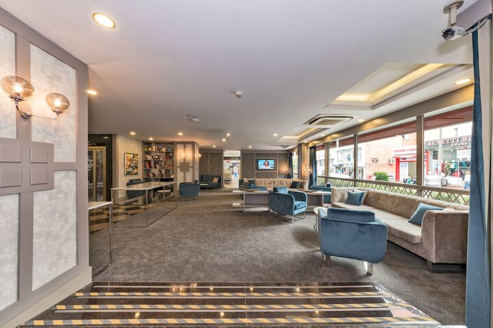 Hotel Lobby