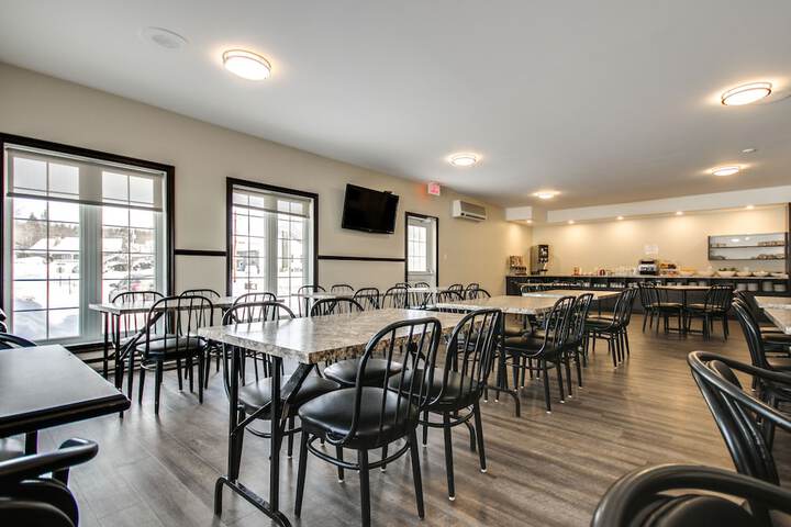 Breakfast/Coffee Service 37 of 45