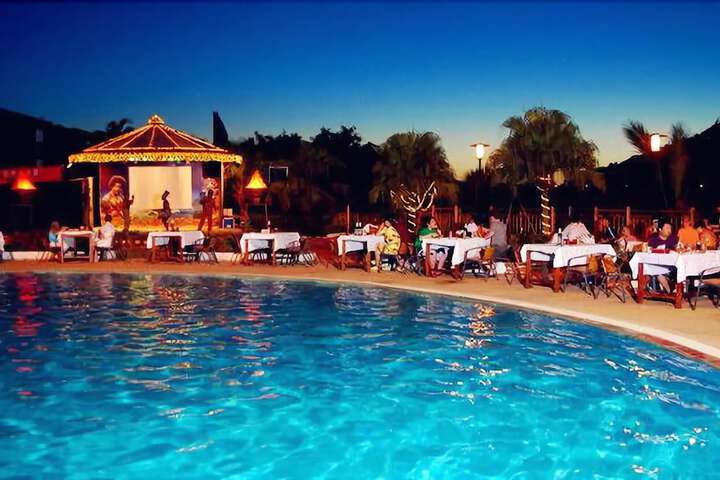 Hotel Pool