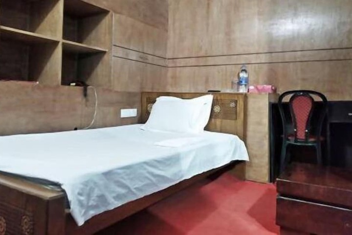Room 9 of 29