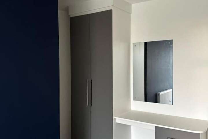 Room 7 of 12