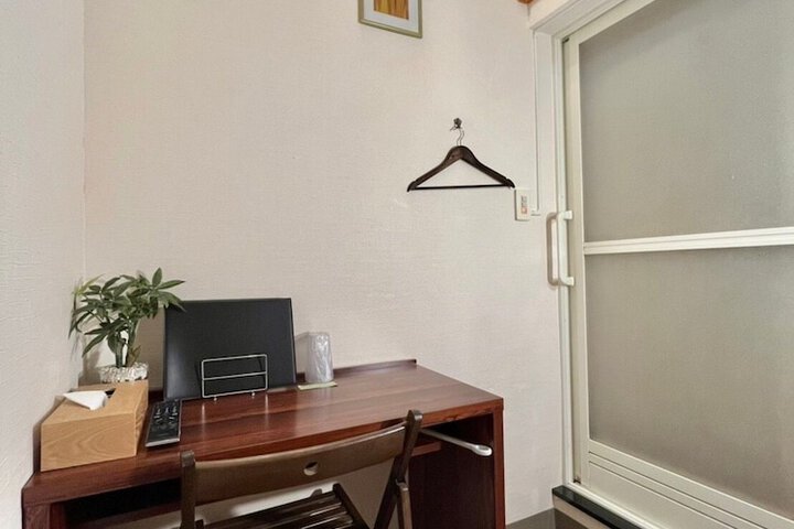 Room 5 of 30