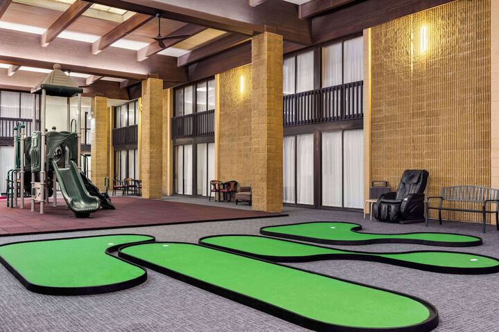 Mini-golf