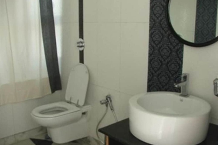 Room 16 of 16