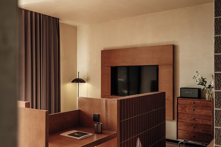 Room 48 of 169