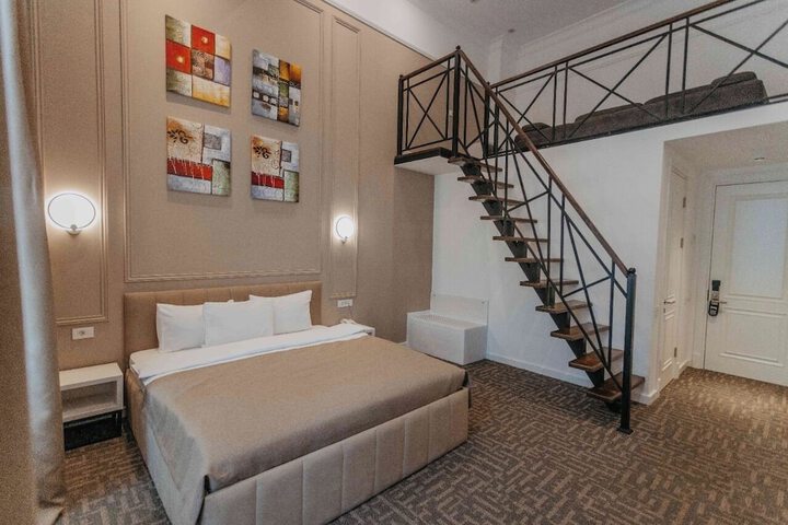 Room 20 of 37