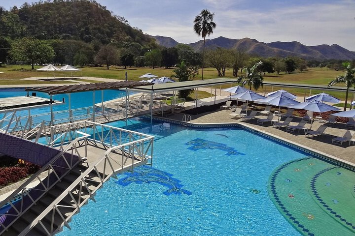 Pool 50 of 108