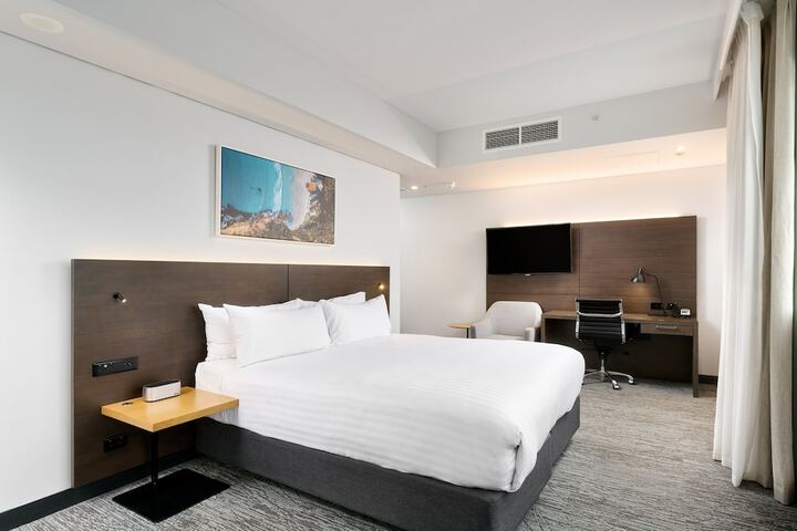 Room 22 of 99