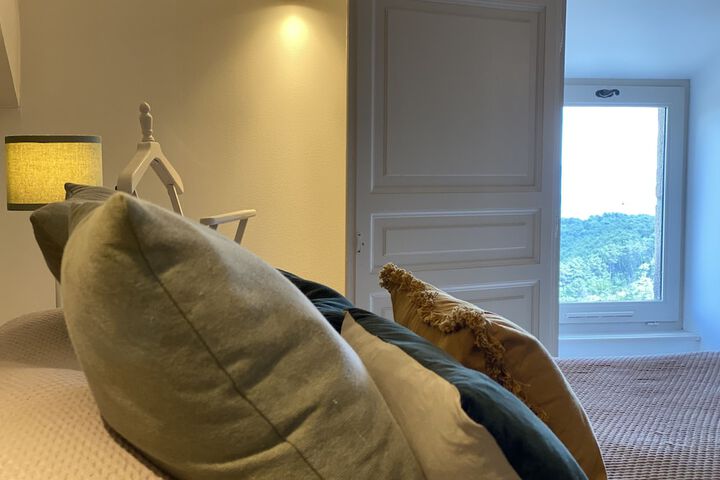 Room 16 of 47