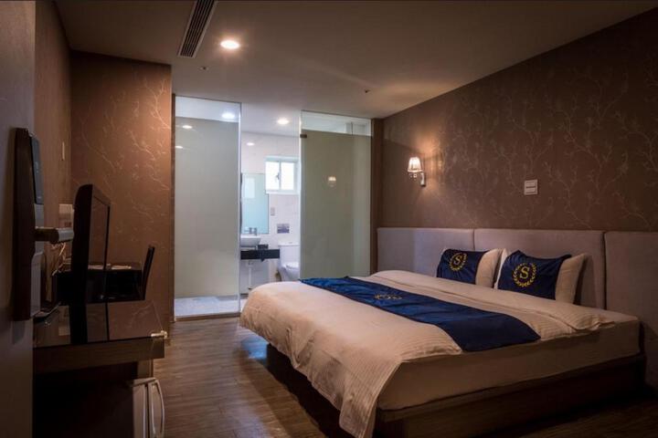 Room 21 of 41