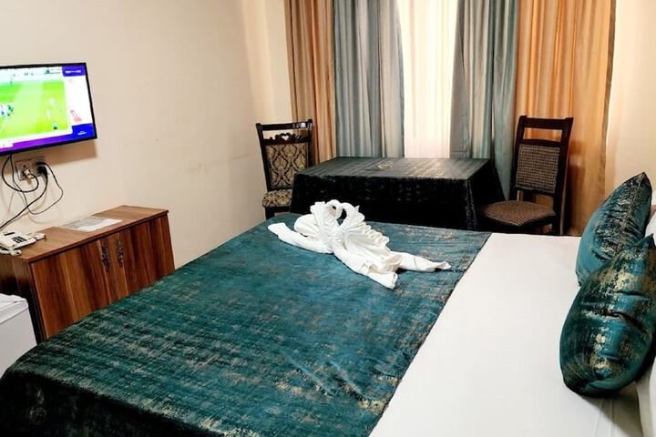 Room 53 of 105