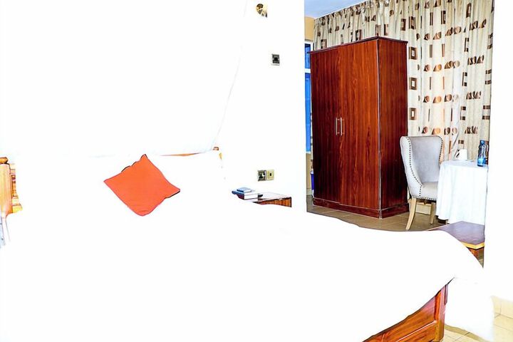 Room 57 of 108