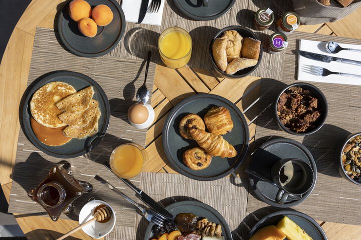 Breakfast/Coffee Service 66 of 84