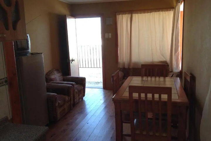 Room 6 of 12