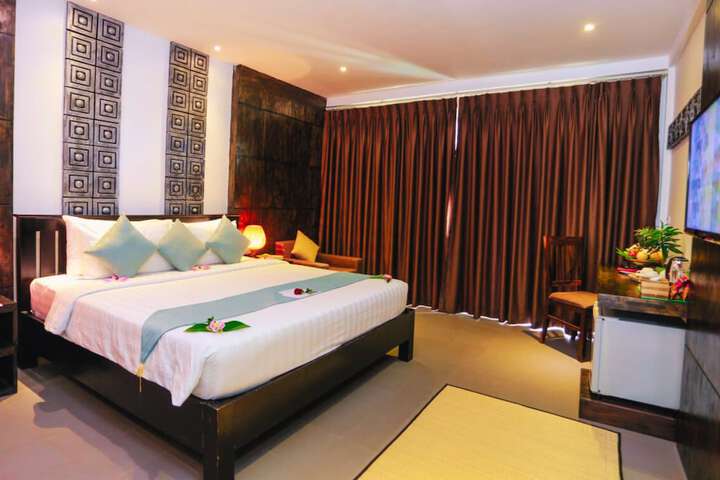 Room 25 of 298