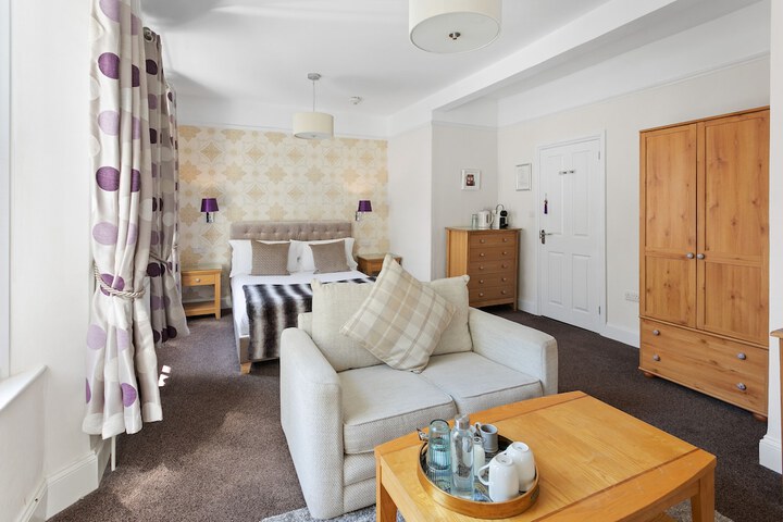 Room 3 of 70