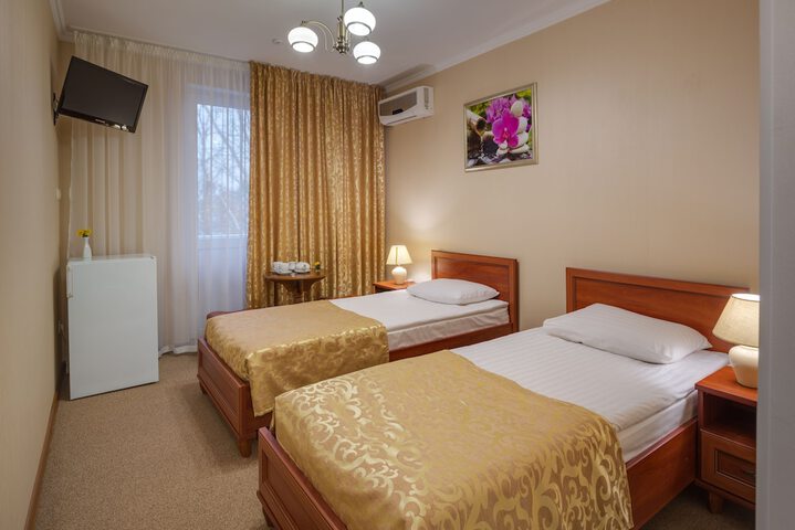 Room 3 of 75