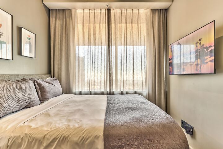 Room 15 of 48