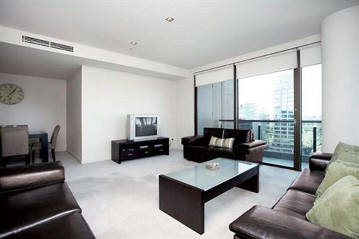 Room 11 of 24