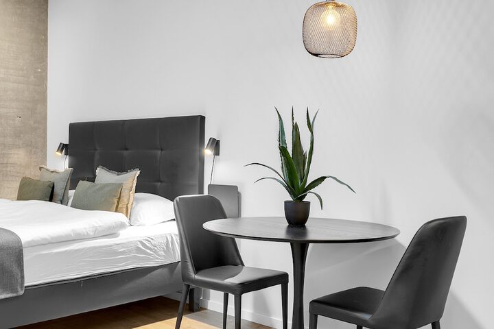 Room 35 of 62