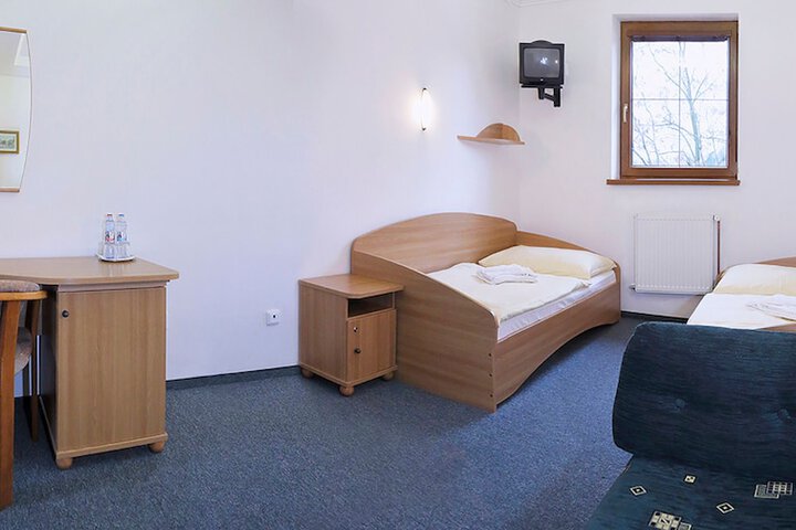 Room 2 of 17