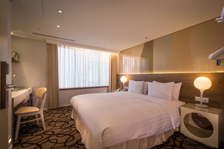 Room 121 of 171