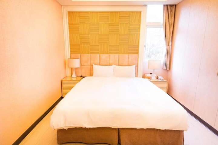 Room 16 of 27