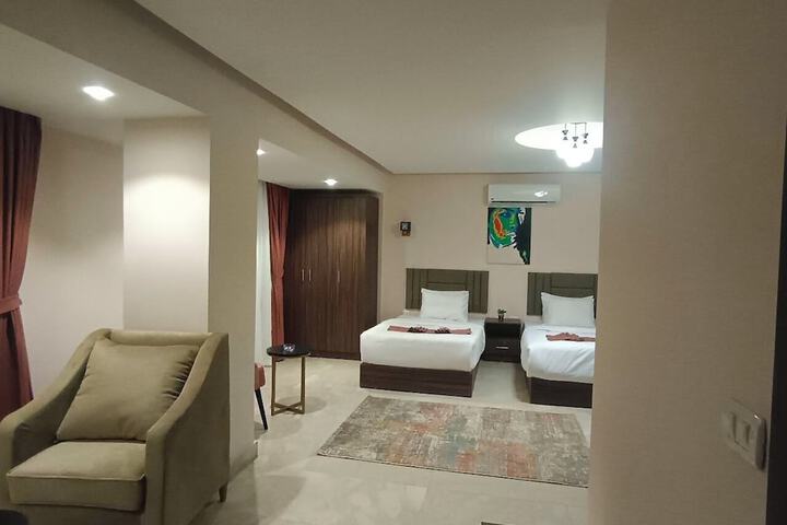 Room 43 of 125