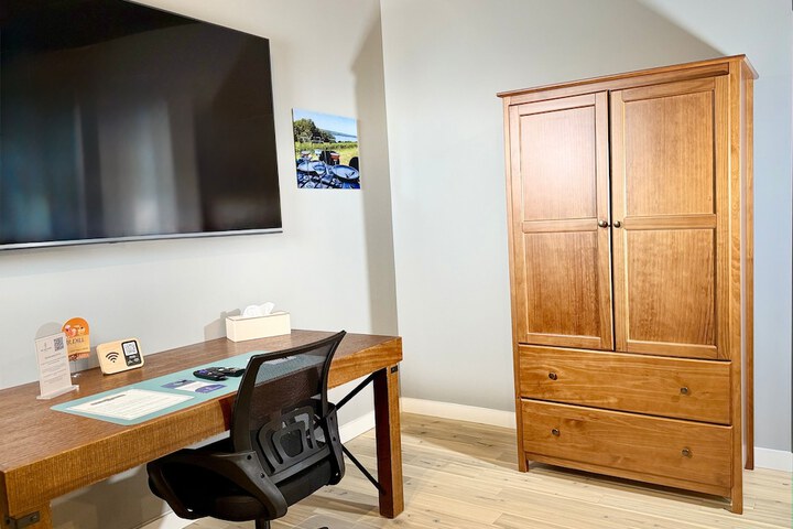 Room 4 of 53