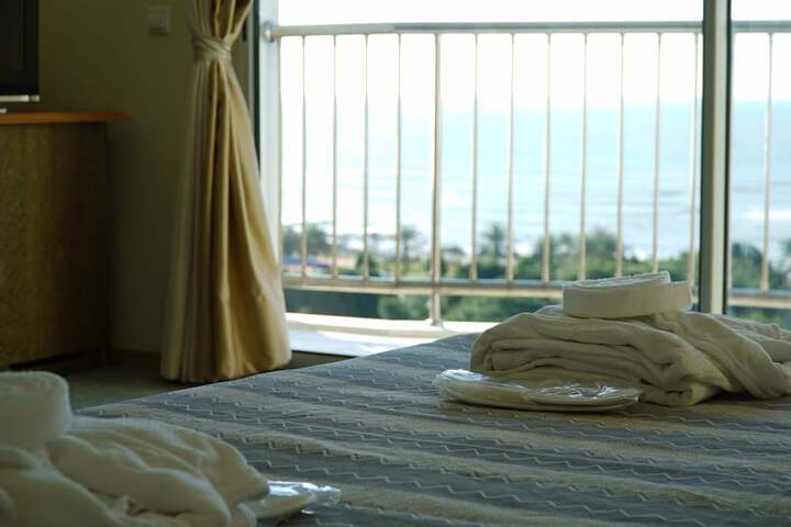 Room 16 of 95