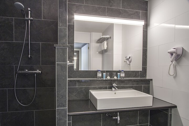 Clean Restrooms