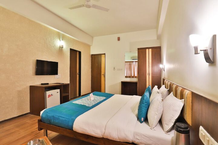 Room 8 of 13