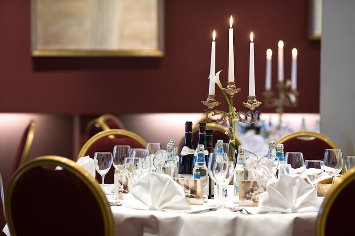 Dining 35 of 45