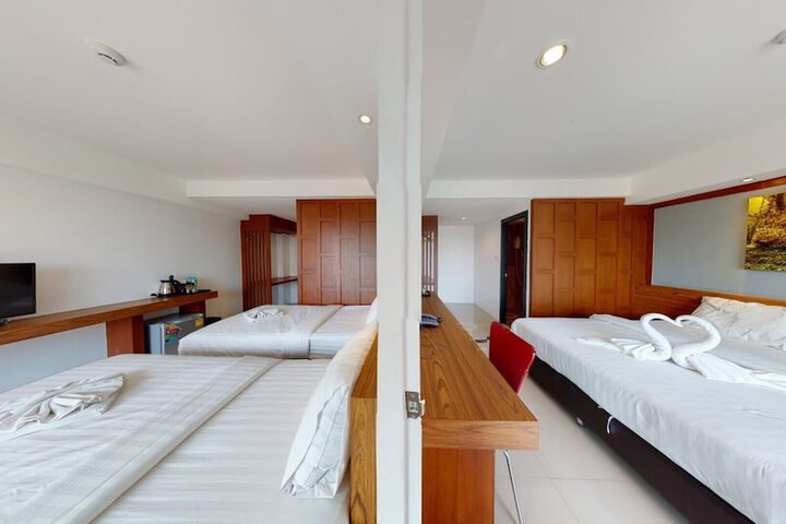 Room 50 of 181