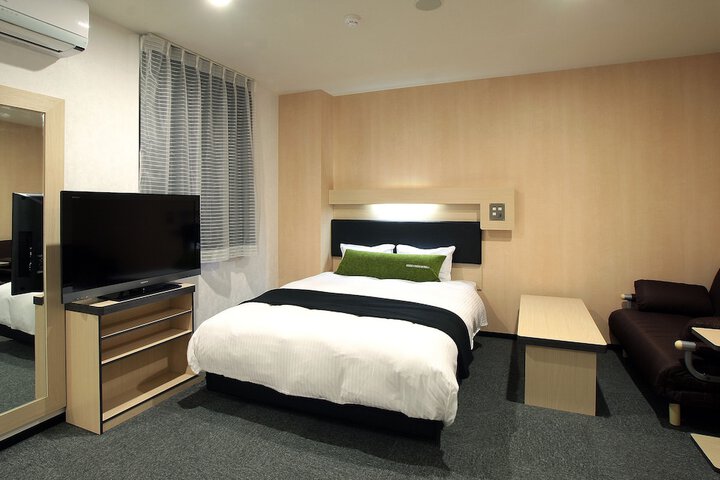 Room 13 of 66