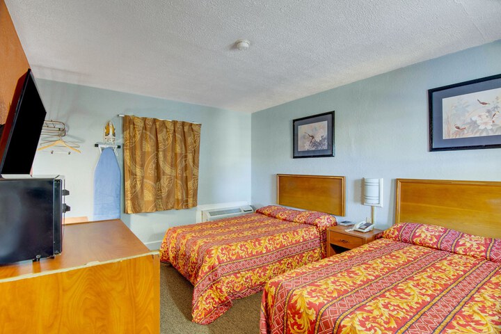 2 Double Beds (3 of 11)