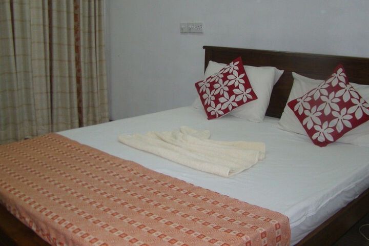 Room 6 of 27