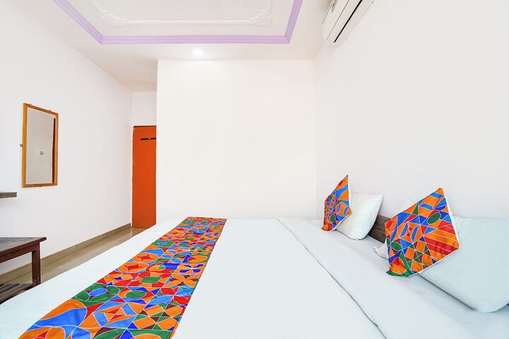 Room 14 of 28