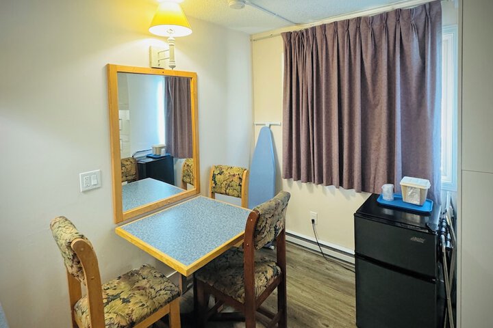 Room 34 of 49