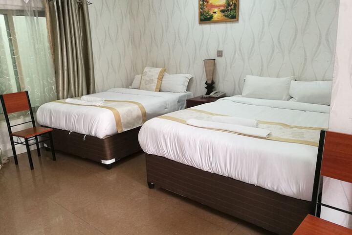 Room 10 of 38