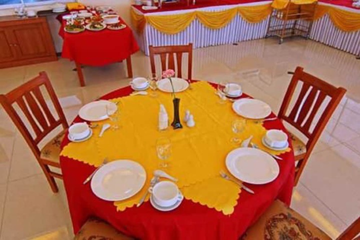 Dining 41 of 44