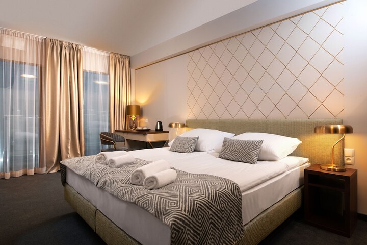 Room 33 of 70