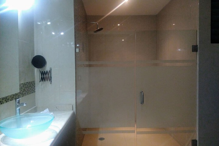 Room 14 of 22